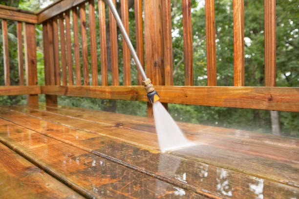 Best Deck Pressure Washing  in Mount Olive, MS